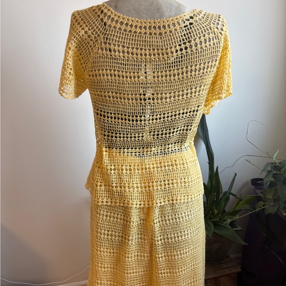Gorgeous Vintage Yellow Crochet Skirt and Top Set - Picture 7 of 11